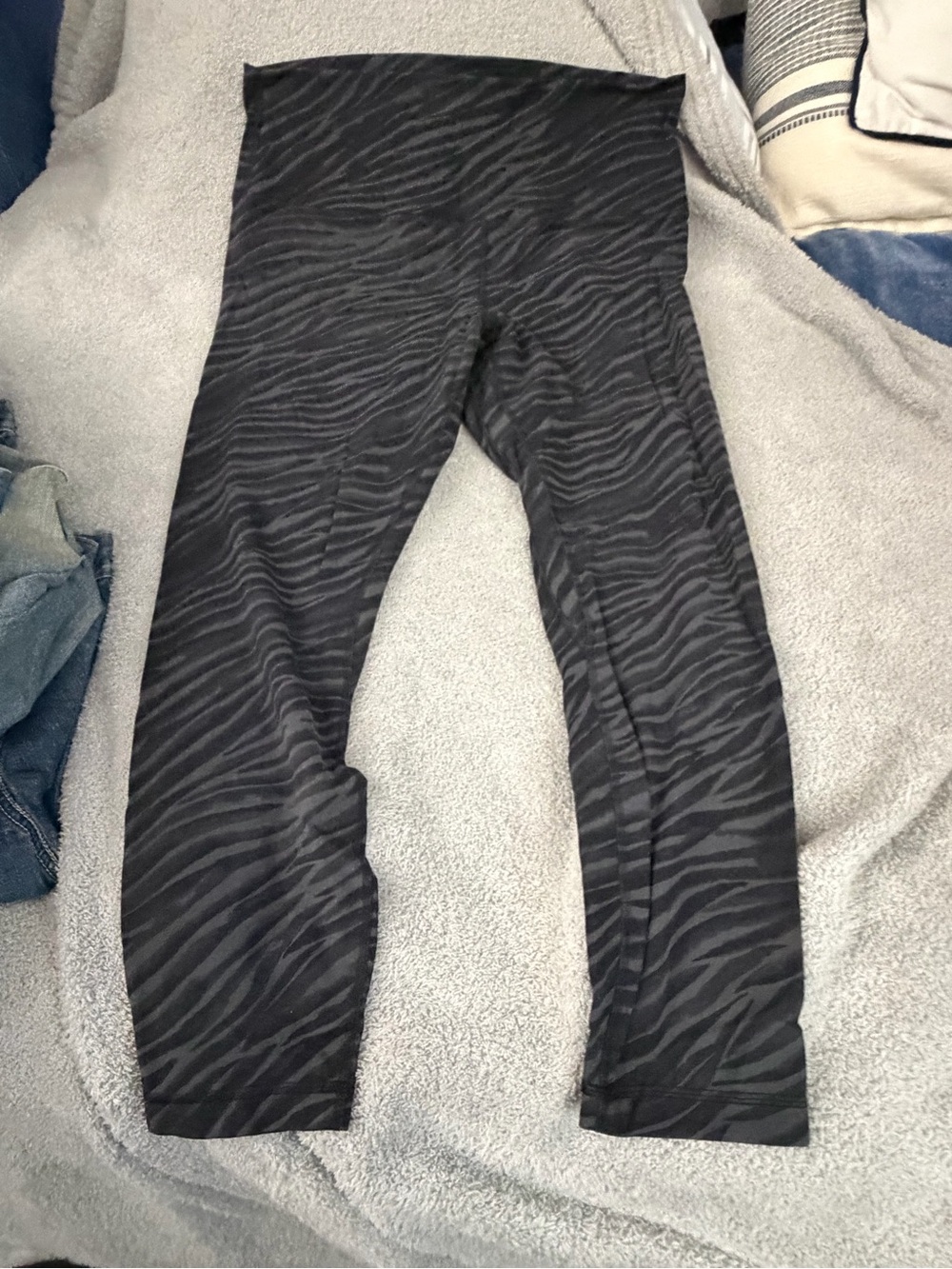 Lululemon size 14 Black Zebra-Print Leggings women’s